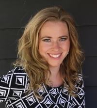 Portrait of author Nikki Jefford